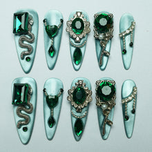 Load image into Gallery viewer, Medusa Nail